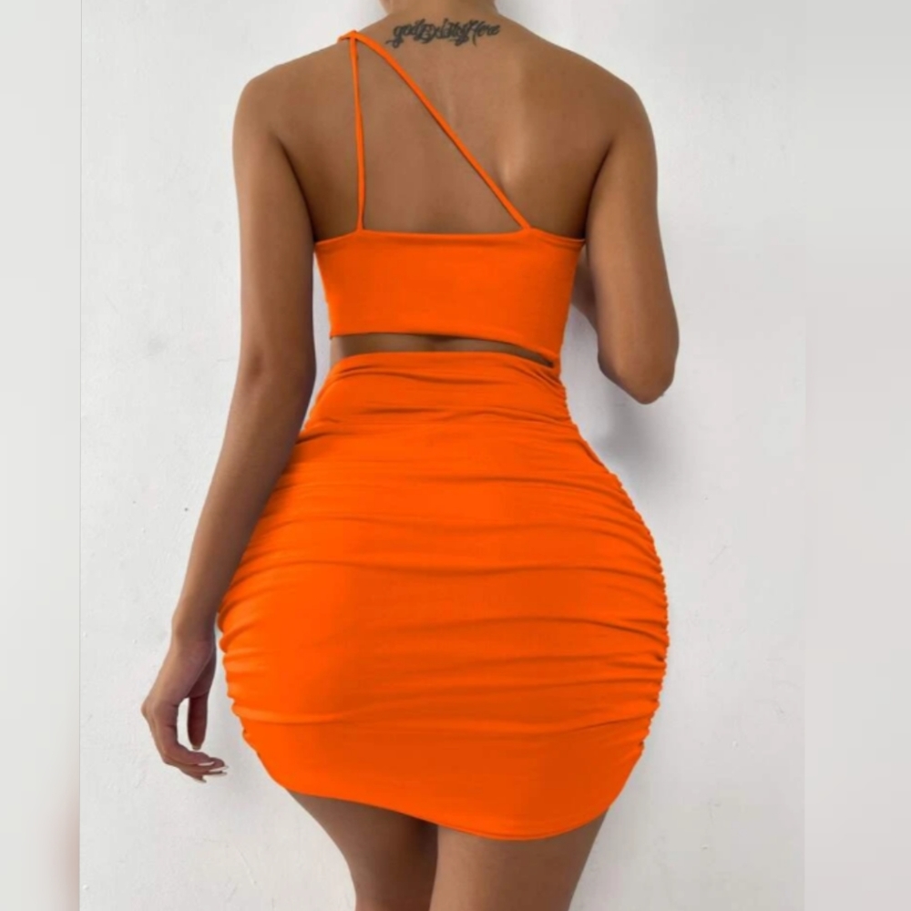 SHEIN BACKLESS RUCHED CUT OUT - Picture 2 of 11